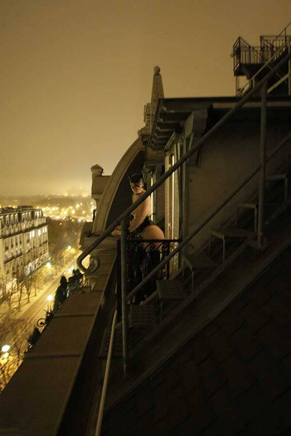 Petra sur les toits de Paris